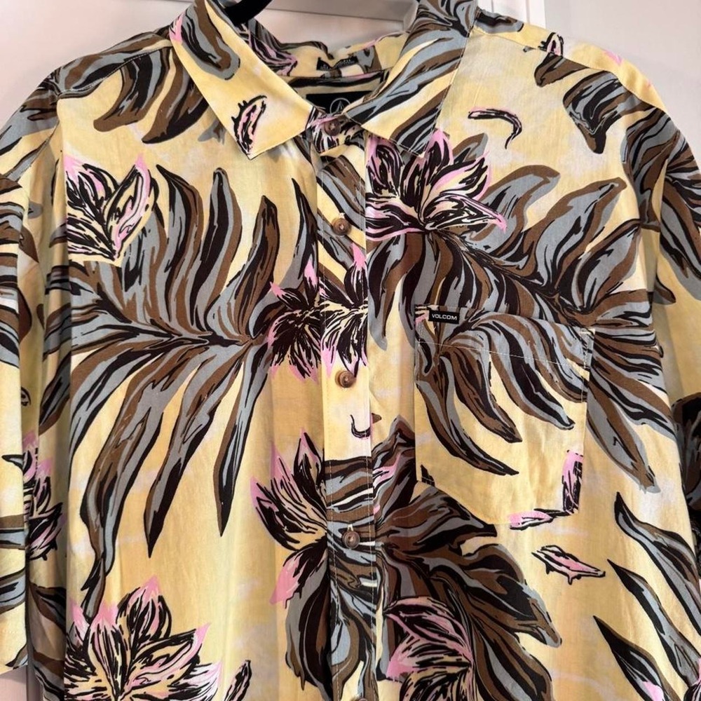Volcom Button Down - Picture 3 of 8